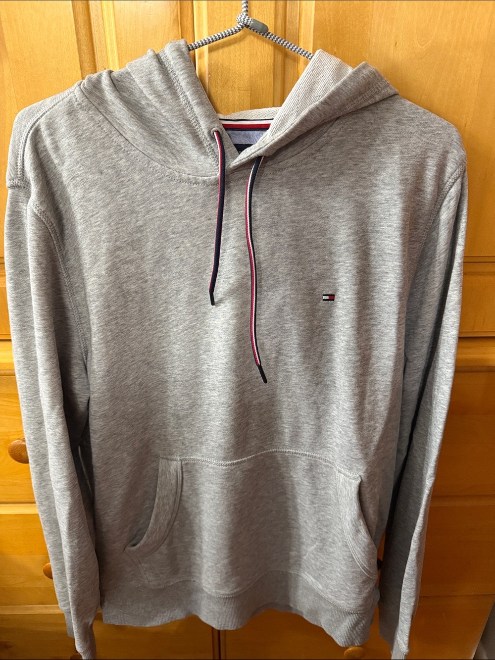 Tommy Hilfiger Light Gray Hooded Pullover with Subtle Flag Logo